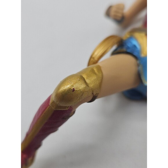 Wonder Woman DC Comics Hallmark Keepsakes Ornament 2018 w/Box - Picture 4 of 15